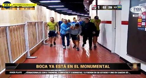 بالفيديو.. دراما السوبر كلاسيكو تنتهي بتأجيل نهائي كوبا ليبرتادوريس لمساء الأحد